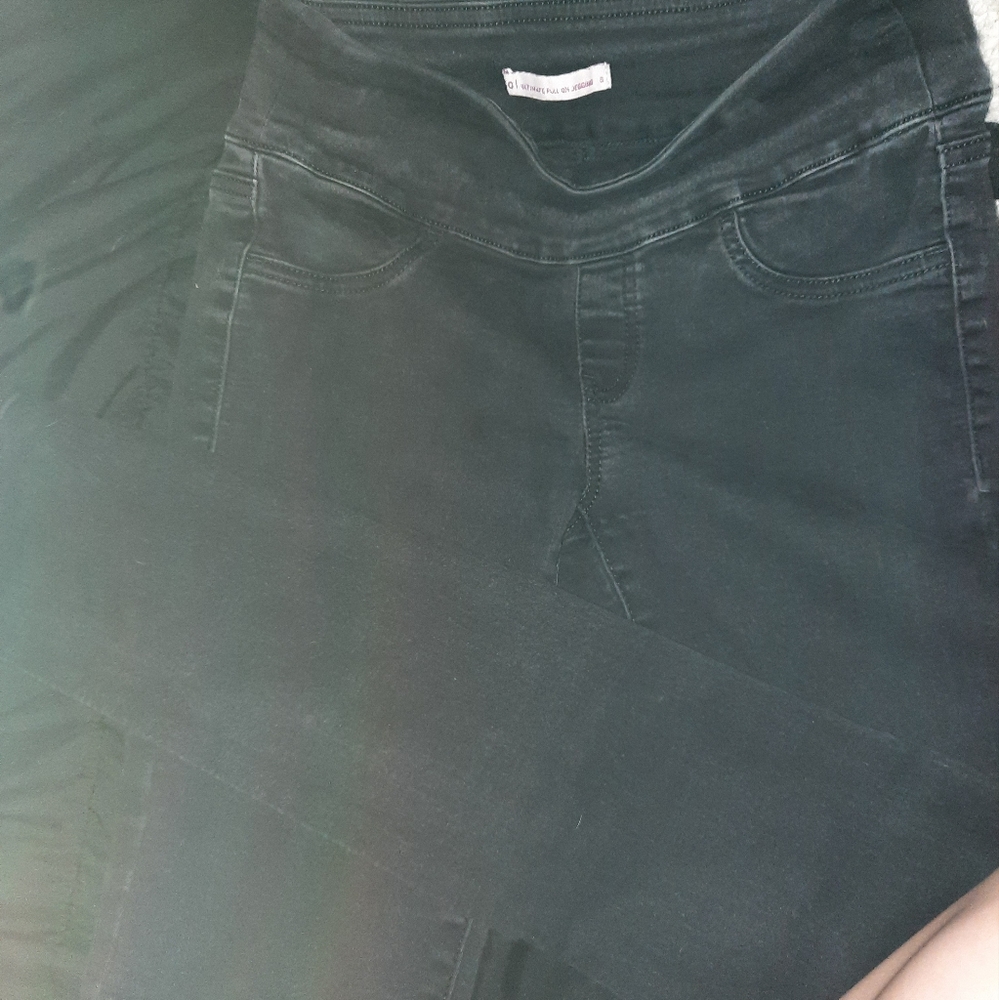 Skinny jeans with a stretchy waist